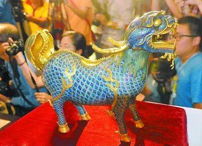 笨贼7分钟偷走卢浮宫上亿宝贝AG真人app年度最荒唐新闻